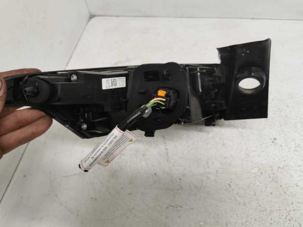 FEU ARRIERE DROIT PEUGEOT 308 SW 2021+ - Vue 2